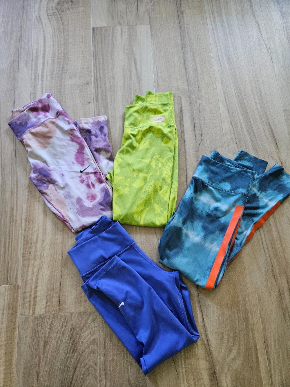 Ladies Nike Dry Fit Size Medium Yoga running pants. Lot of 4